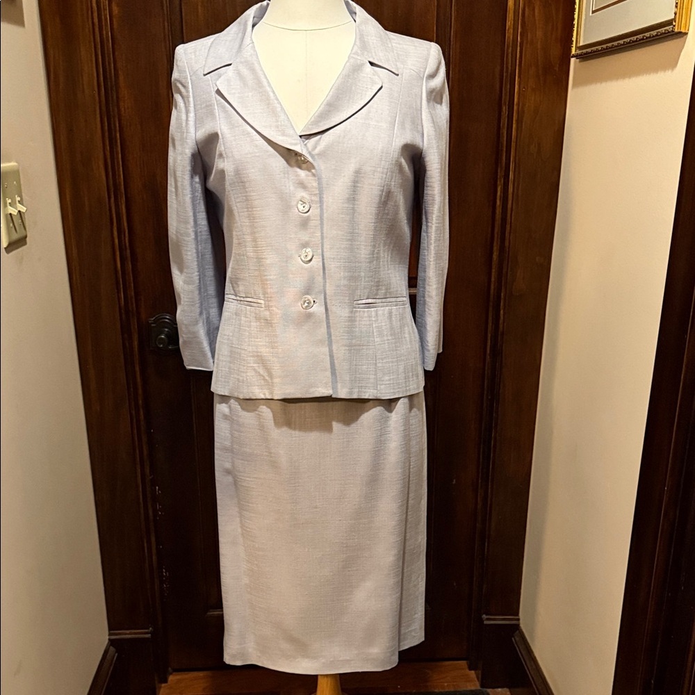 Chic Women's Light Gray Skirt Set